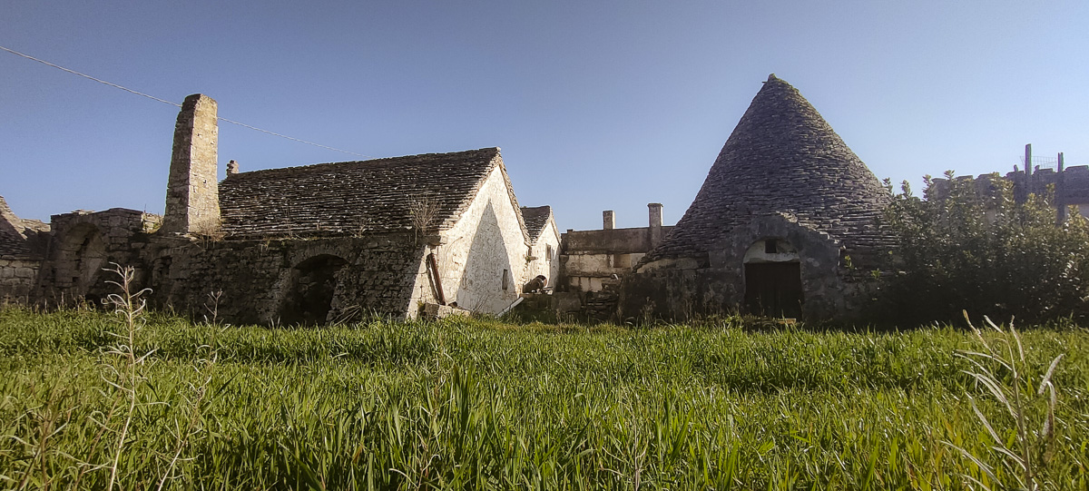 Pedal Among Trulli and Flavors: An E-Bike Tour in the Itria Valley