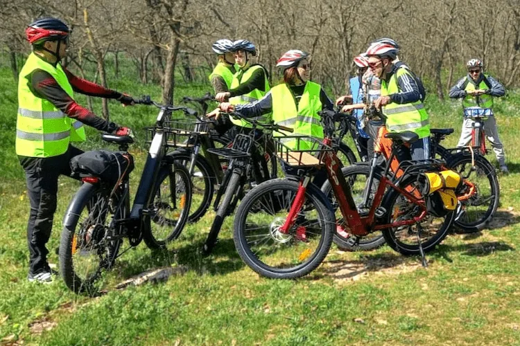 Experience Puglia like never before with our eco-friendly e-bikes. Choose your own path and immerse yourself in nature, discovering Puglia's hidden gems.